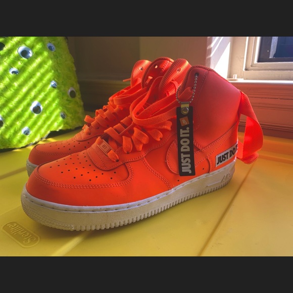 Nike Total Orange Air Force 1s 8.5 men - Picture 1 of 1